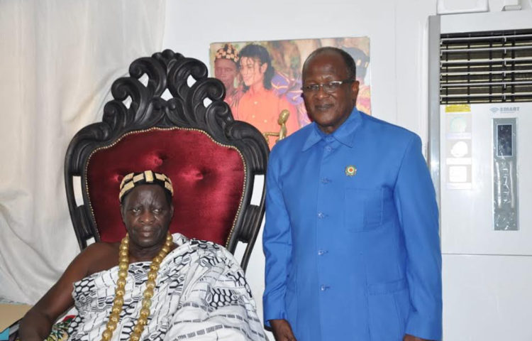 Armand Ouégnin  informe officiellement Nanan AMON N’Douffou V du retour du président Gbagbo