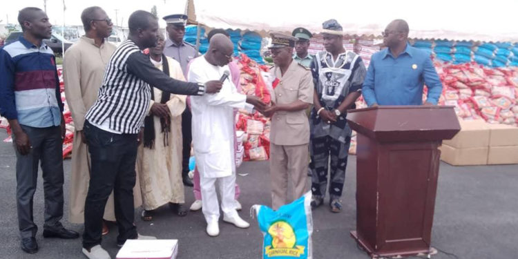 Tafiré : la Coordination des Cadres et Elus fait don d’une valeur de 35 millions aux fidèles musulmans et chrétiens.