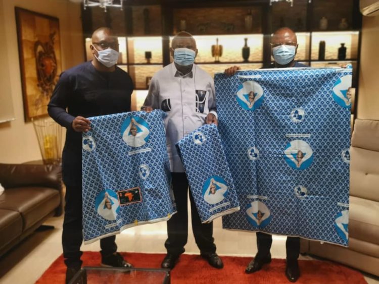 PPA-CI/Fête de la renaissance : le SG Damana Pickass présente le pagne