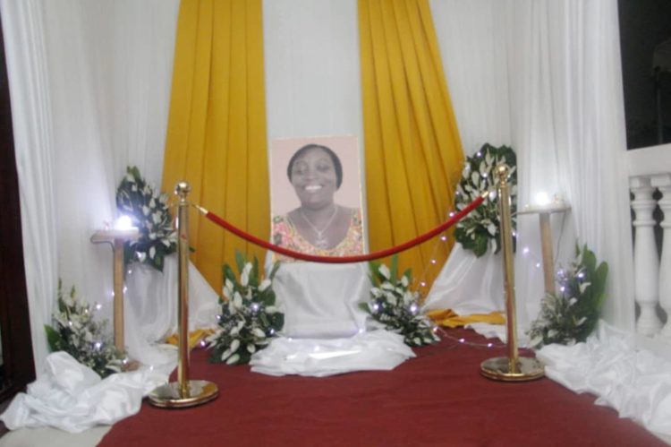 Décès de sa sœur aînée : Fleur Aké M&rsquo;Bo reçoit les condoléances du PPA-CI