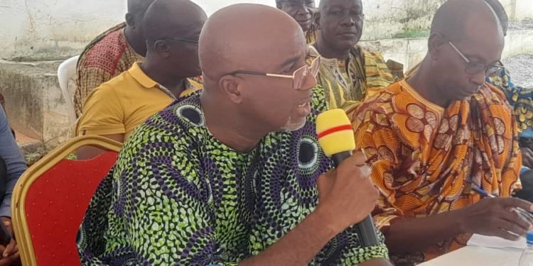 Municipales 2023 à Cocody: les populations de Npouto demandent à Etienne Mponon d&rsquo;être candidat