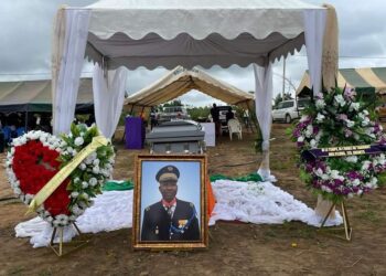 SINFRA : Le Général de division à la retraite TOUVOLI BI ZOBO GREGOIRE inhumé dans son village natal Kouetinfla