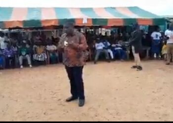 Ferro Bally n&rsquo;en croit pas ses oreilles et s&rsquo;indigne « IVRESSE DU MICRO  » !