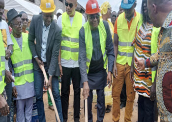 Côte d’Ivoire/ Le maire de Dabou lance les travaux d’ouverture d’une voix d’accès à un centre de santé