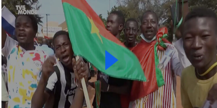 Burkina Faso : le capitaine Ibrahim Traoré désigné pour conduire la transition