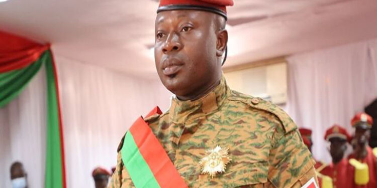 Côte d&rsquo;Ivoire : la police dément « une fausse information » annonçant le Burkinabé Paul Damiba en exil à Abidjan