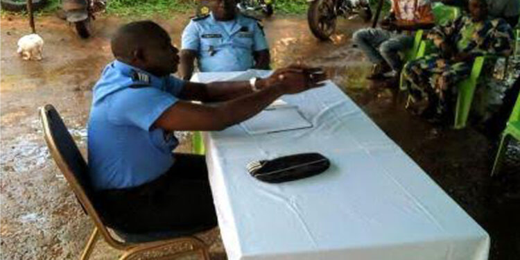 Alépé: Le commissaire  salue la parfaite collaboration entre la police et les populations