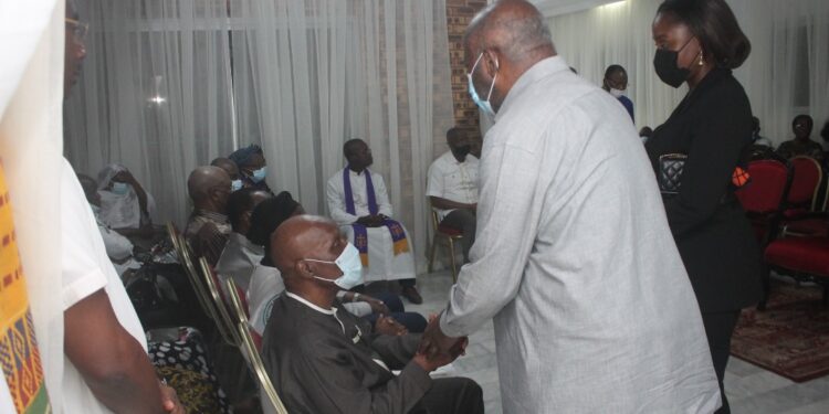 Laurent Gbagbo aux côtés de la famille de Me Baroan Agathe épouse Bahi