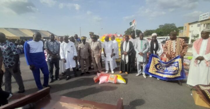 Niankara /Les cadres de Tafiré-Badikaha-Niédiékaha offrent 25 T de vivres aux communautés religieuses et aux cantines scolaires