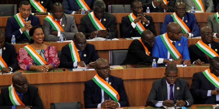 Intégrité démocratique : Reprendre les élections lorsque les candidats indépendants vainqueurs trahissent leur statut