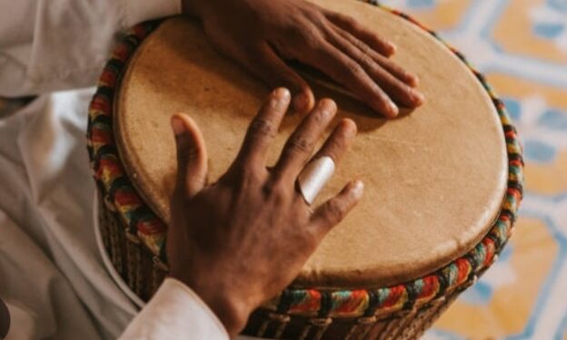 Afrique/Le pouvoir du Rythme : l’importance du tam-tam, des chants et des danses sur ma terre
