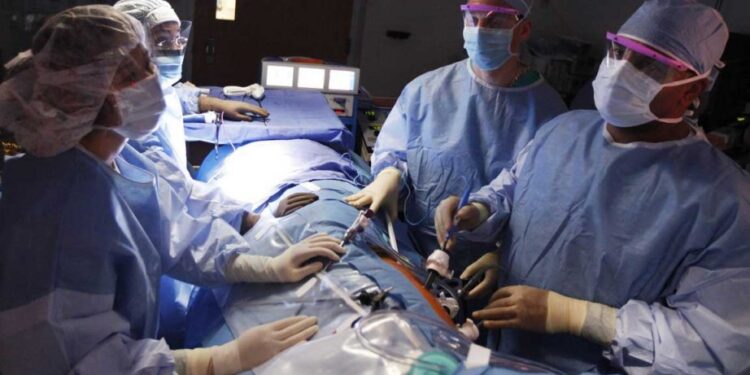 Comprendre l&rsquo;opération chirurgicale de la prostate : procédure, étapes et réussite