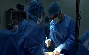 Opération chirurgicale du fibrome : étapes, complications et réussite en 2023