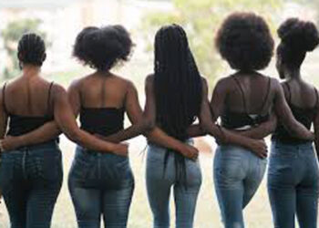 Pourquoi les femmes ont peur de vieillir : Voici les raisons profondes