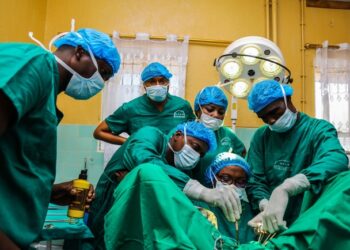 Neurologie/ Opération du Syndrome du tunnel cubital : Procédure, complications et prévention