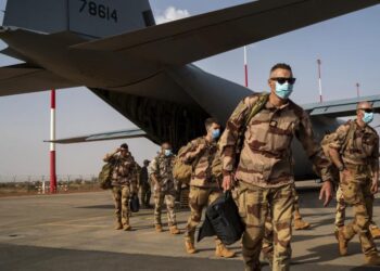 L&rsquo;impact du retrait au Niger : Quel avenir pour les bases militaires françaises en Afrique ?