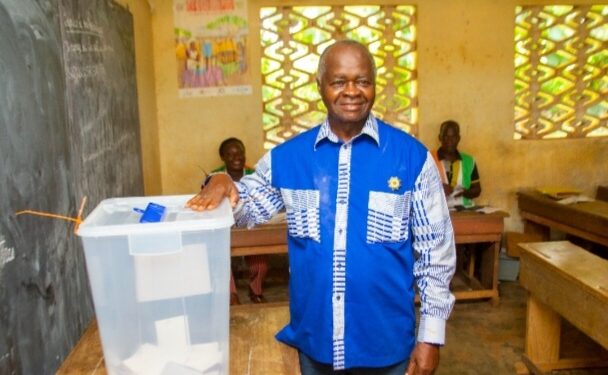 Le ministre Hubert Oulaye a voté ce matin