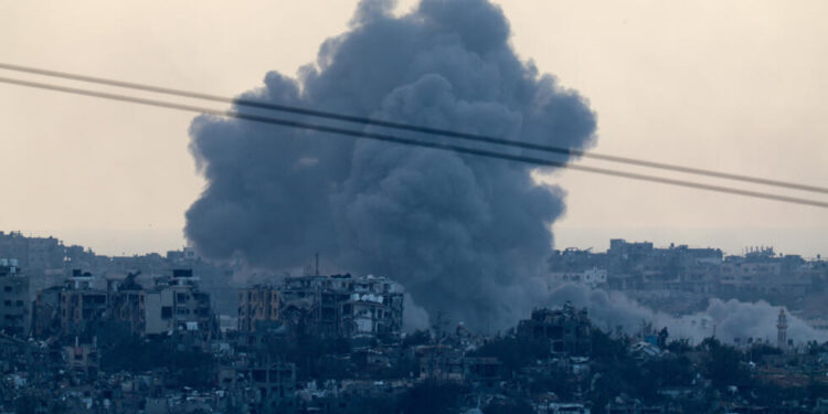 Un Noël sombre à Bethléem alors que les bombardements à Gaza ne connaissent pas de trêve (RFI)