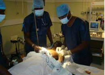Côte d’Ivoire/L&rsquo;Énigme du Méningiome : Lumière sur l&rsquo;Opération chirurgicale