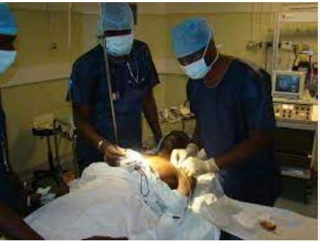 Côte d’Ivoire/L&rsquo;Énigme du Méningiome : Lumière sur l&rsquo;Opération chirurgicale