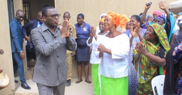 Attecoubé/Semaine Sainte: Paulin Danho apporte son soutien humanitaire à des veuves