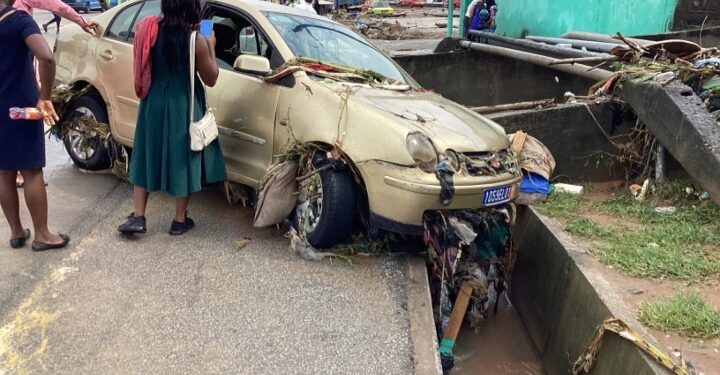 Pluies diluviennes à Abidjan : Le sauvetage miraculeux de Nando Dapa et sa famille