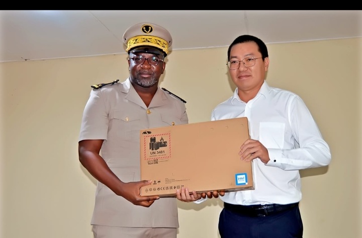 Guiglo : dons de Southland Kati CI aux autorités locales