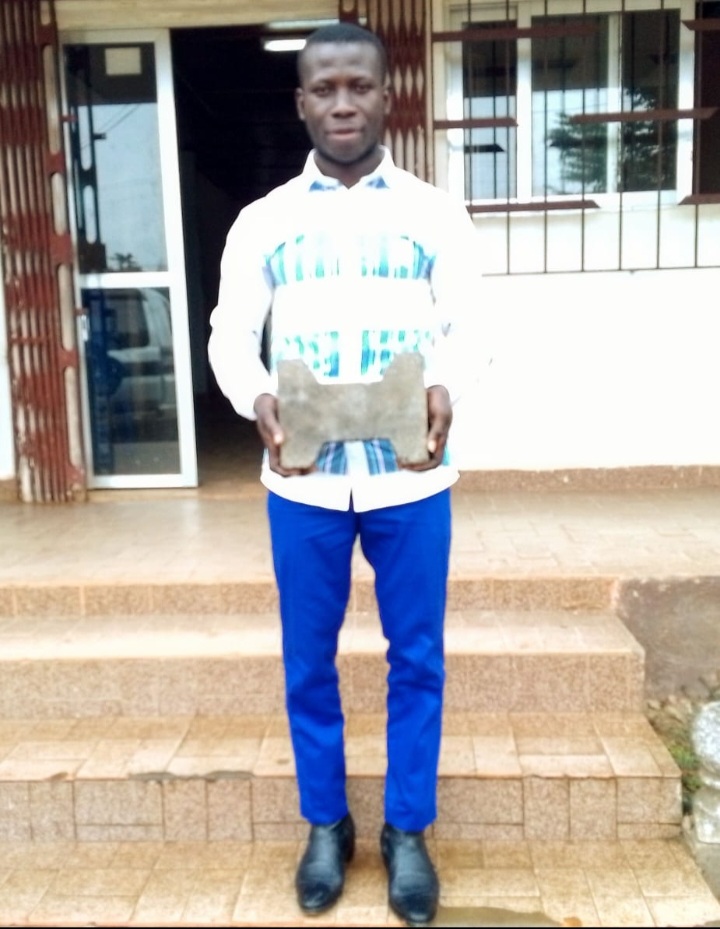 Alépé/Protection de l’environnement: Mambo Conconi, ce jeune innovateur qui recycle les déchets plastiques et ménagers