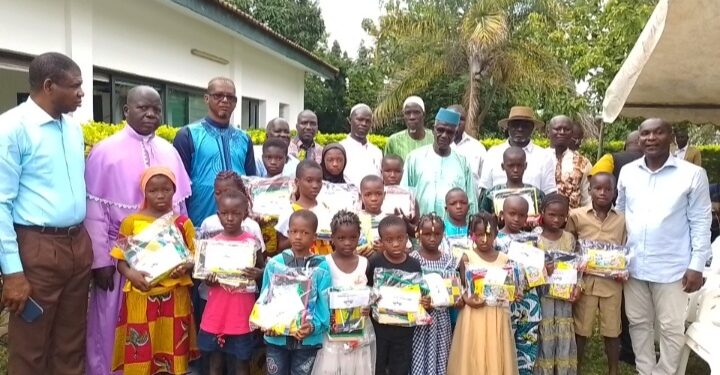 Bouaké : Le ministre Sidi Touré soutient les familles défavorisées pour la rentrée scolaire