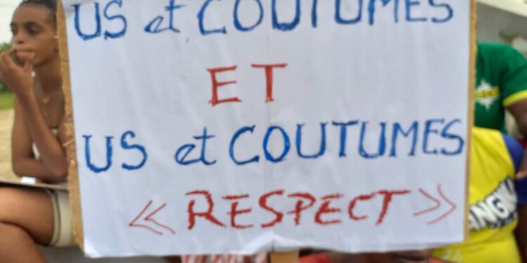 Tensions à Ahoutoué : affrontement sur la chefferie