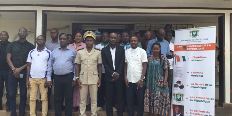 Alépé: Les fonctionnaires instruits sur les symboles de la république