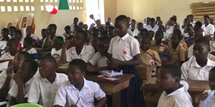 Alépé: Les violences basées sur le genre et les infections sexuellement transmissibles expliquées aux élèves