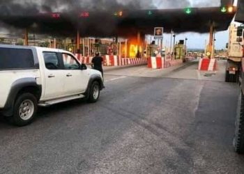 Côte d&rsquo;ivoire : le péage d&rsquo;Attinguié en feu