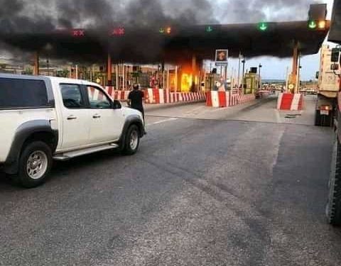 Côte d’ivoire : le péage d’Attinguié en feu