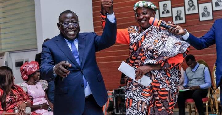 Obsèques de la mère d&rsquo;André Serikpa : Cissé Bacongo baptisé « Doto Bridji Jean Marc » par les populations du Lôh Djiboua