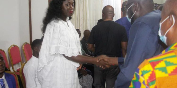 Décès de sa sœur aînée : Fleur Aké M’Bo reçoit les condoléances du PPA-CI