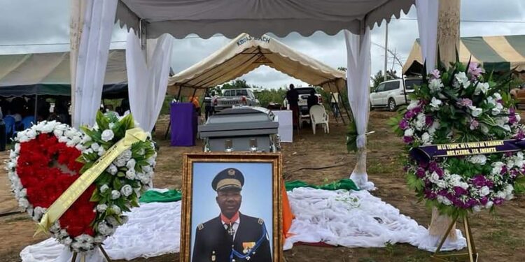 SINFRA : Le Général de division à la retraite TOUVOLI BI ZOBO GREGOIRE inhumé dans son village natal Kouetinfla