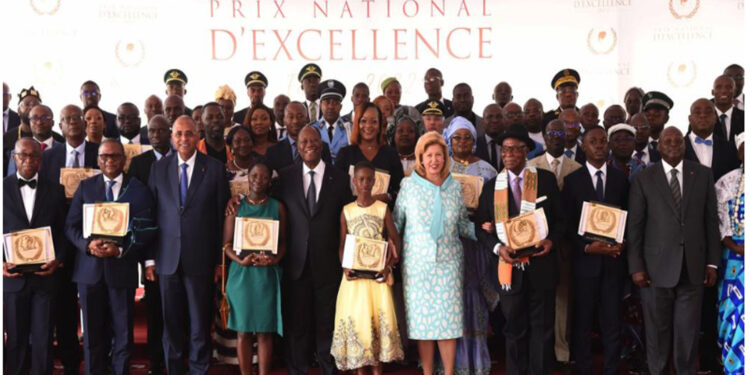 9ème édition du Prix National d’Excellence: le président de la République honore les 84 lauréats, acteurs au développement de la Côte d&rsquo;Ivoire