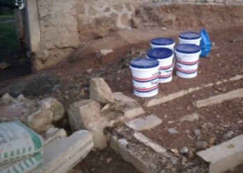 Bouaflé-Blanfla : un cadre fait don de 2 tonnes de ciments et 5 pots de peinture à la population