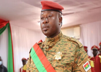 Côte d&rsquo;Ivoire : la police dément « une fausse information » annonçant le Burkinabé Paul Damiba en exil à Abidjan