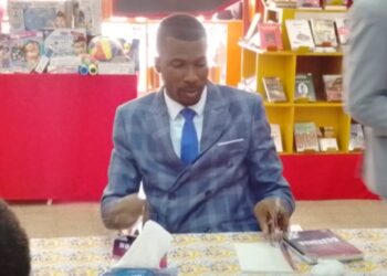 Bouaké/Dédicace :Boutchoué Gnangui Bogui Franck présente son oeuvre  » Sur le chemin de ta destinée « 