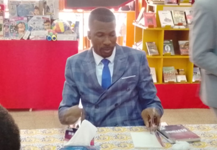 Bouaké/Dédicace :Boutchoué Gnangui Bogui Franck présente son oeuvre  » Sur le chemin de ta destinée « 