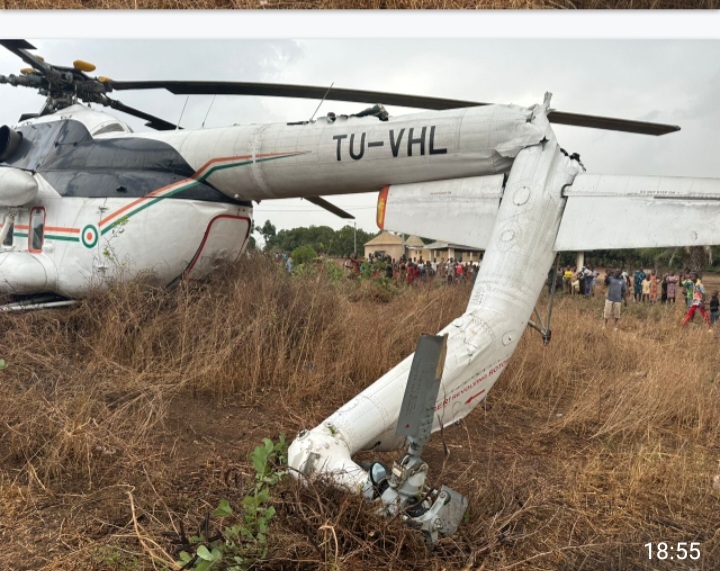 Urgent : un hélicoptère transportant le PAN Adama Bictogo et la ministre Kandia fait crash à Gohitafla
