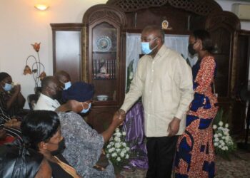 Obsèques de Fernand Oulaye : Laurent Gbagbo  aux côtés de Hubert Oulaye