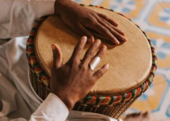 Afrique/Le pouvoir du Rythme : l&rsquo;importance du tam-tam, des chants et des danses sur ma terre
