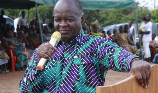 Le Ministre Hubert OULAYE inaugure l’Association ‘RIEN N’EST TARD’ pour combattre la pauvreté au Cavally