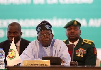 Bataille entre coups d&rsquo;Etat institutionnels et coups d&rsquo;Etat militaires: le président Georges Wéah interpelle la CEDEAO