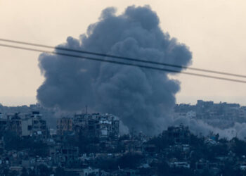 Un Noël sombre à Bethléem alors que les bombardements à Gaza ne connaissent pas de trêve (RFI)