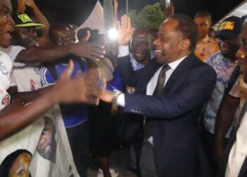 Accueil triomphal du ministre Sébastien DANO DJEDJE à son retour d&rsquo;une semaine en France