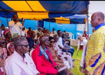 Grande campagne de chirurgie gratuite de 1000 cas de cataracte: Hubert Oulaye au chevet des patients